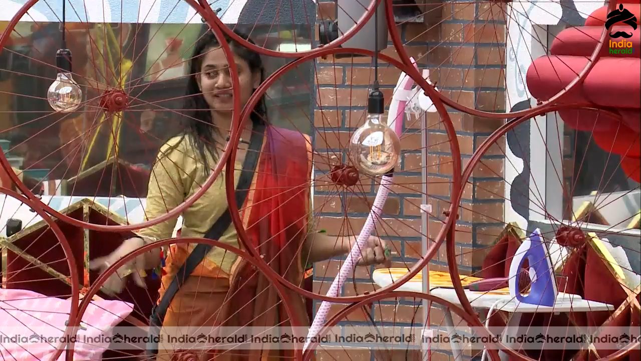 Bigg Boss Tamil Season 3 Day 68 Hot Stills Set 2