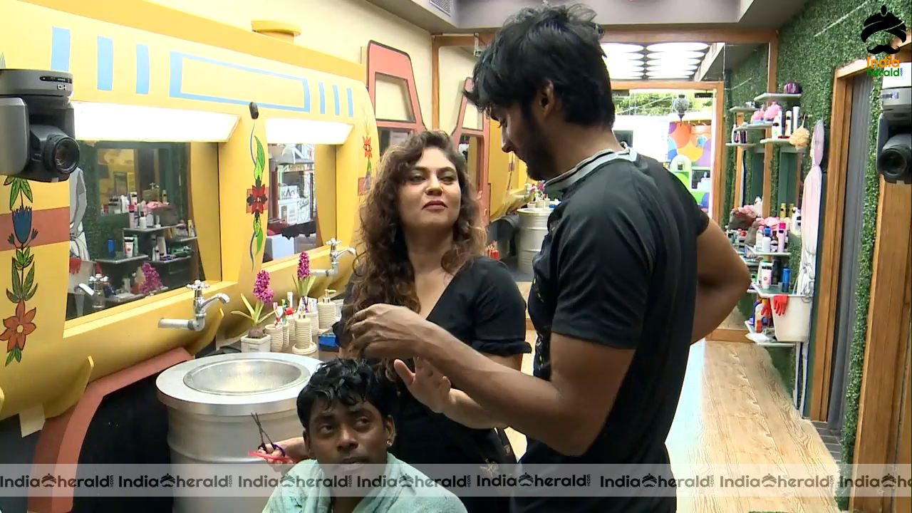 Bigg Boss Tamil Season 3 Day 68 Hot Stills Set 2