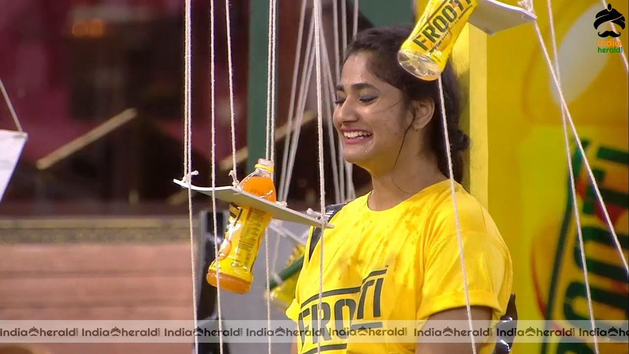 Bigg Boss Tamil Season 3 Day 68 Hot Stills Set 3
