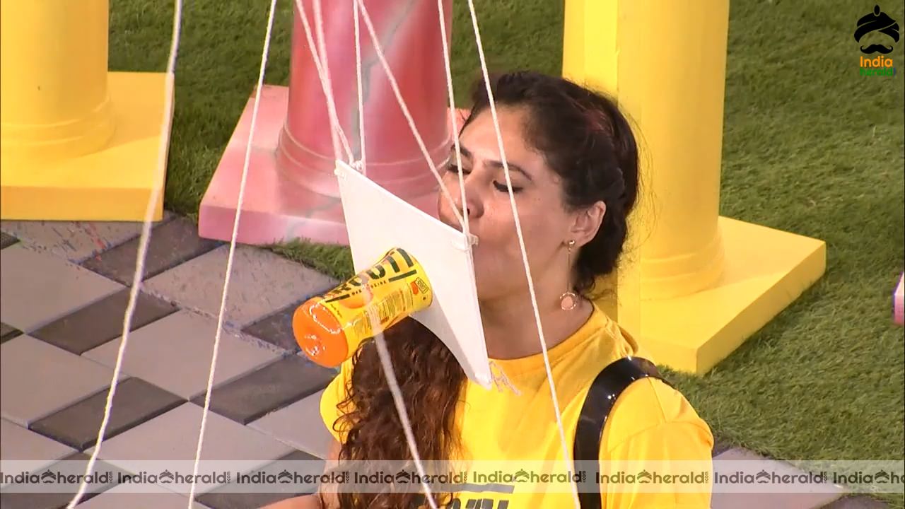 Bigg Boss Tamil Season 3 Day 68 Hot Stills Set 3
