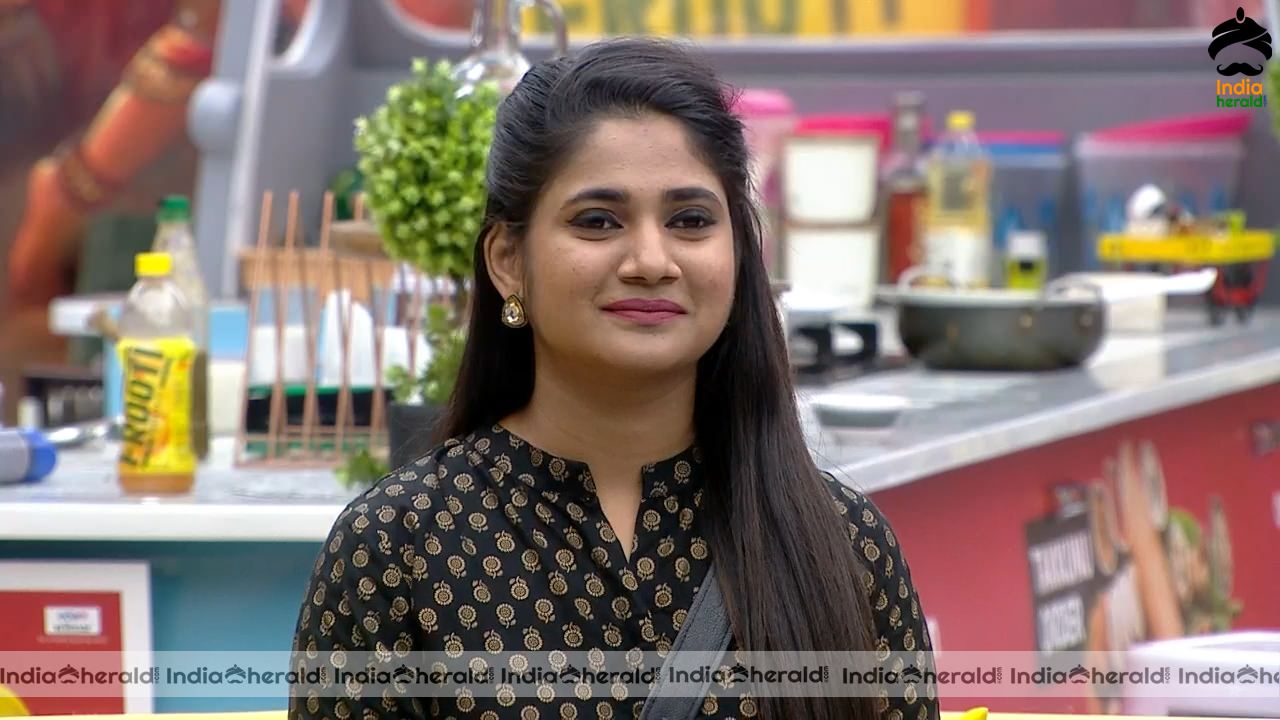 Bigg Boss Tamil Season 3 Day 69 Hot Stills Set 2