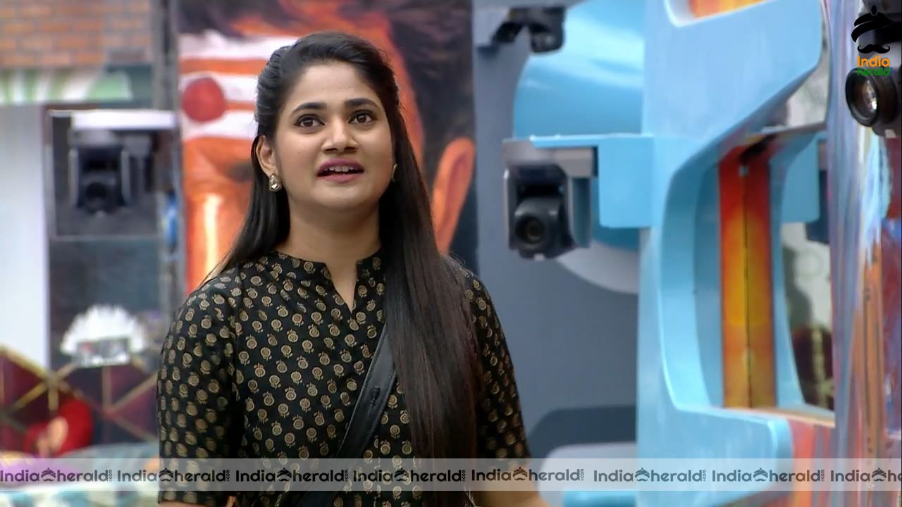 Bigg Boss Tamil Season 3 Day 69 Hot Stills Set 3