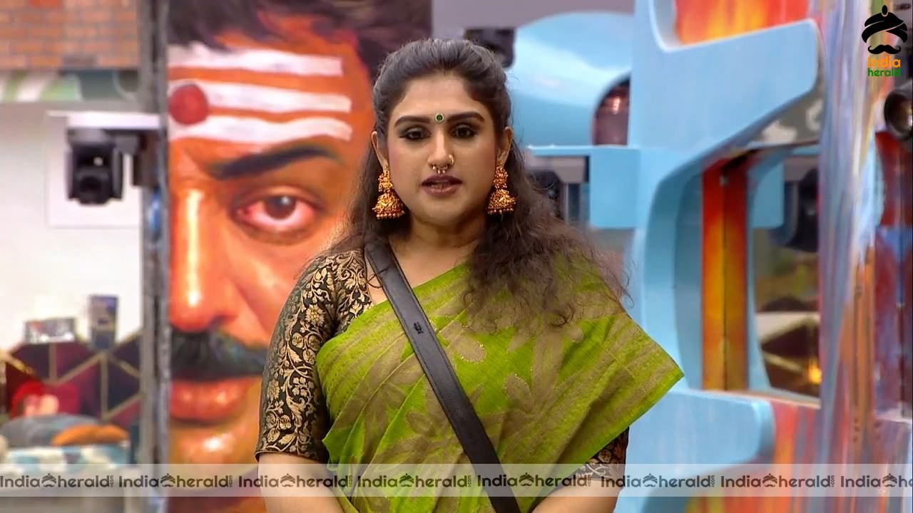 Bigg Boss Tamil Season 3 Day 70 Hot Stills Set 3