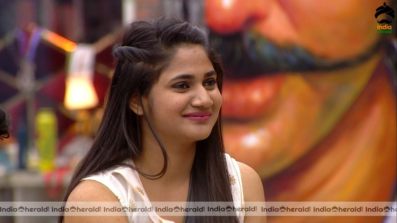 Bigg Boss Tamil Season 3 Day 70 Hot Stills Set 3