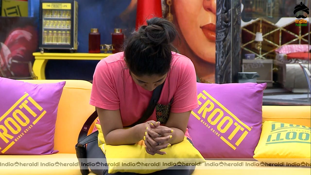 Bigg Boss Tamil Season 3 Day 71 Hot Stills Set 3