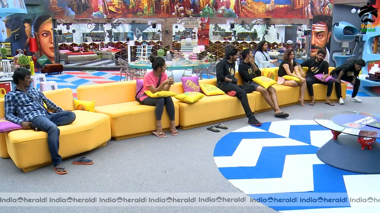 Bigg Boss Tamil Season 3 Day 71 Hot Stills Set 3