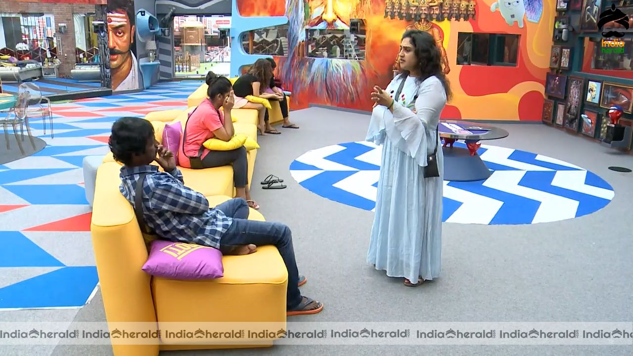 Bigg Boss Tamil Season 3 Day 71 Hot Stills Set 3