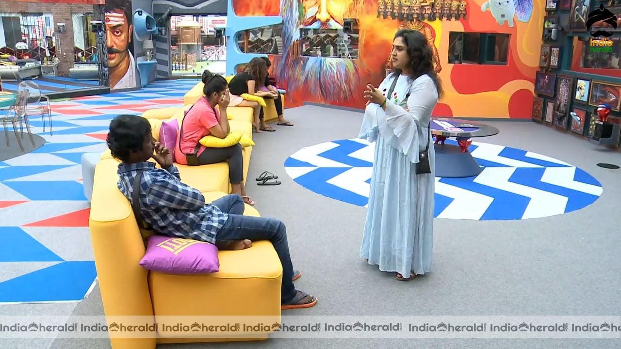 Bigg Boss Tamil Season 3 Day 71 Hot Stills Set 3