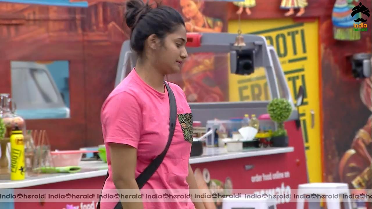 Bigg Boss Tamil Season 3 Day 71 Hot Stills Set 3