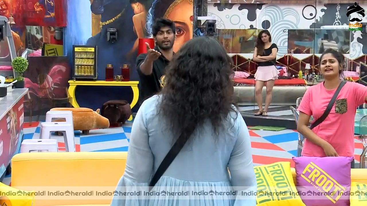 Bigg Boss Tamil Season 3 Day 71 Hot Stills Set 3