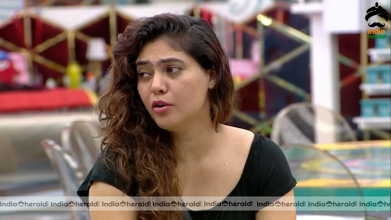 Bigg Boss Tamil Season 3 Day 72 Hot Stills Set 1