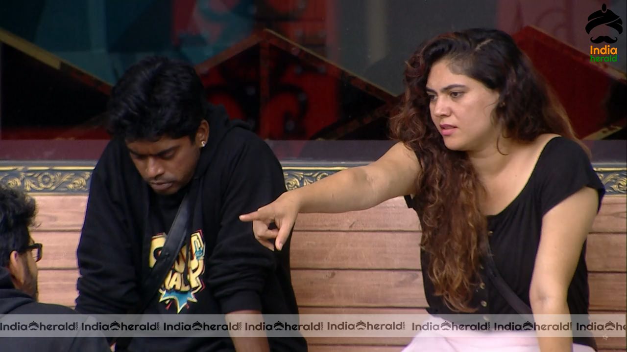 Bigg Boss Tamil Season 3 Day 72 Hot Stills Set 1