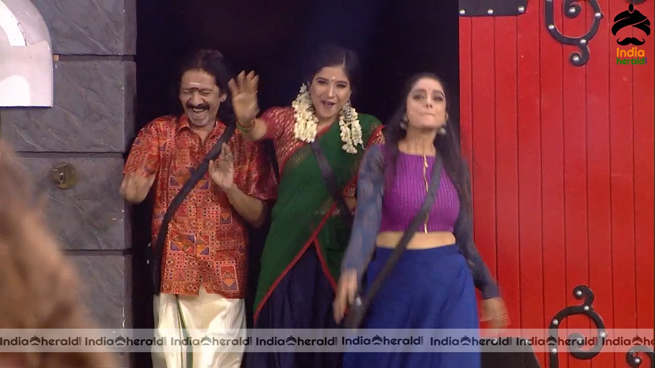 Bigg Boss Tamil Season 3 Day 72 Hot Stills Set 3