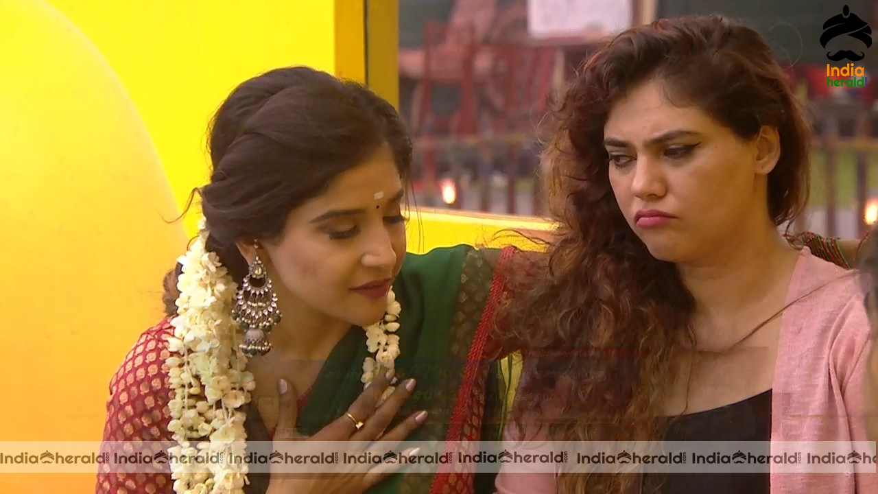 Bigg Boss Tamil Season 3 Day 72 Hot Stills Set 3