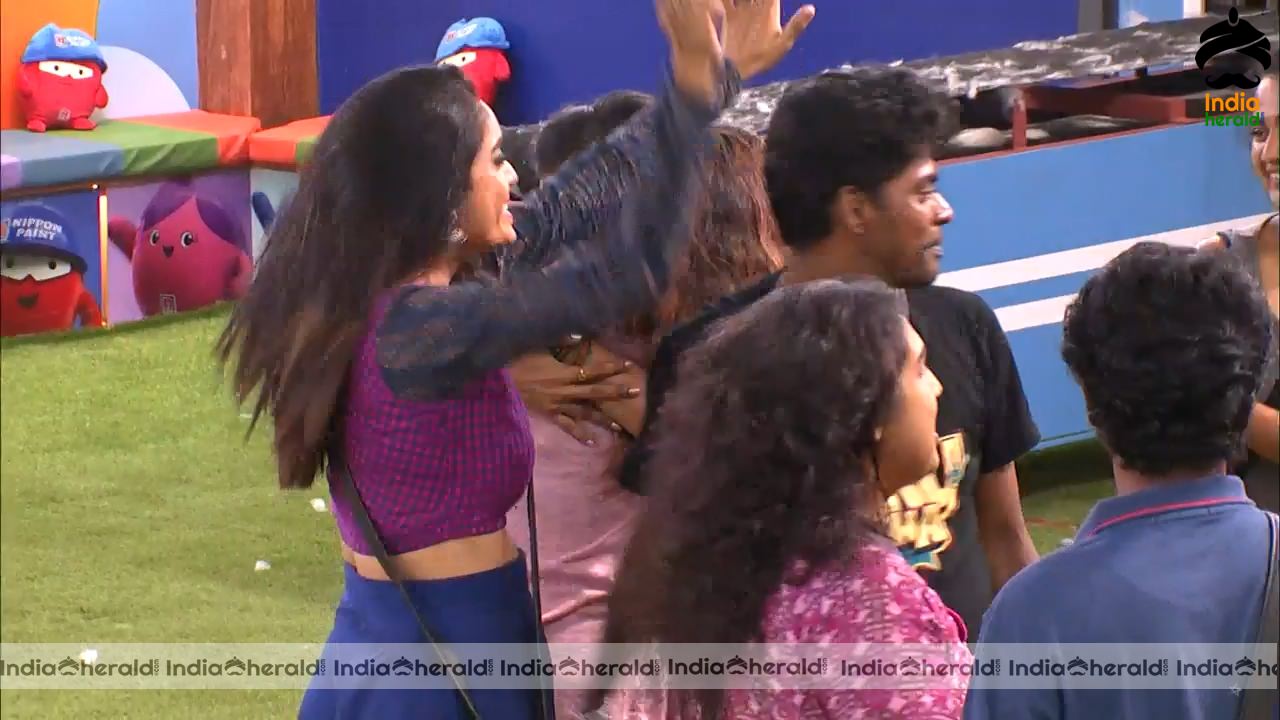 Bigg Boss Tamil Season 3 Day 72 Hot Stills Set 3