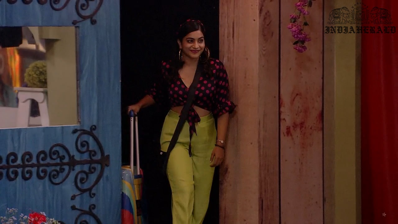Bigg Boss Telugu Season 3 Day 0 Hot Stills Set 3