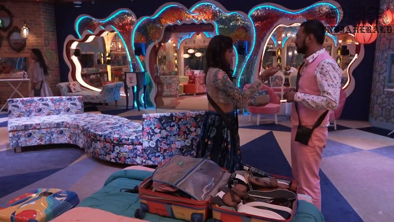 Bigg Boss Telugu Season 3 Day 1 Hot Stills Set 1