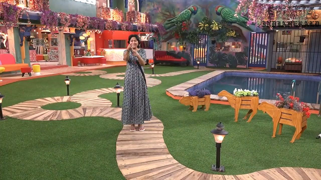 Bigg Boss Telugu Season 3 Day 1 Hot Stills Set 3