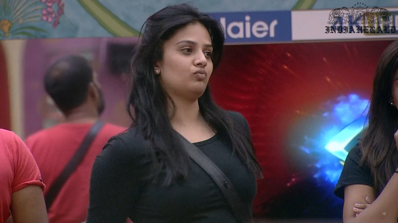 Bigg Boss Telugu Season 3 Day 1 Hot Stills Set 3