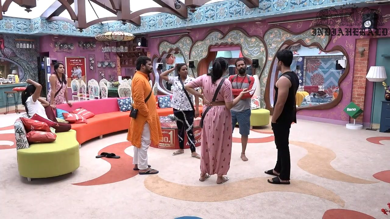 Bigg Boss Telugu Season 3 Day 10 Hot Stills Set 3