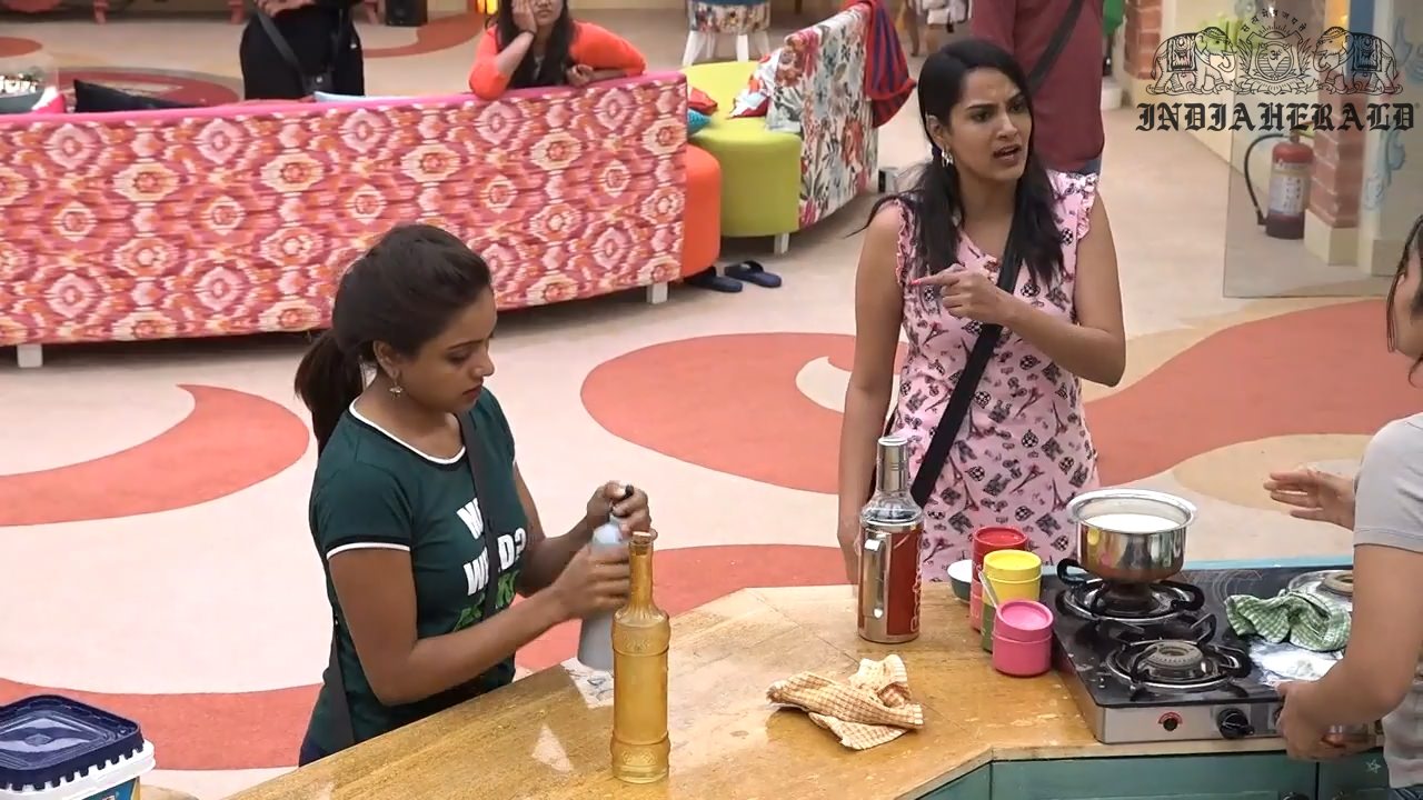 Bigg Boss Telugu Season 3 Day 11 Hot Stills Set 1