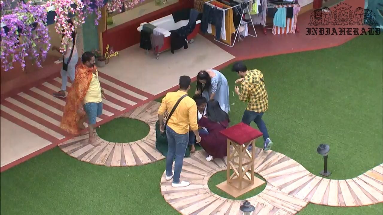 Bigg Boss Telugu Season 3 Day 11 Hot Stills Set 2