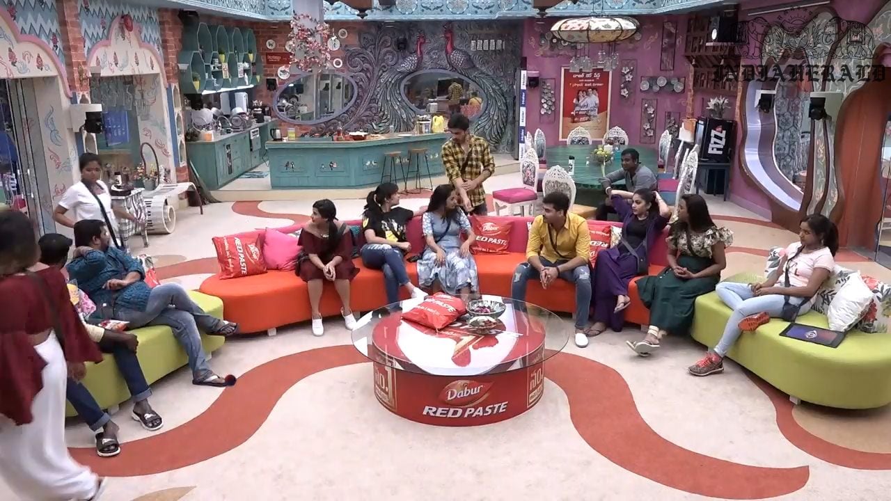 Bigg Boss Telugu Season 3 Day 11 Hot Stills Set 2