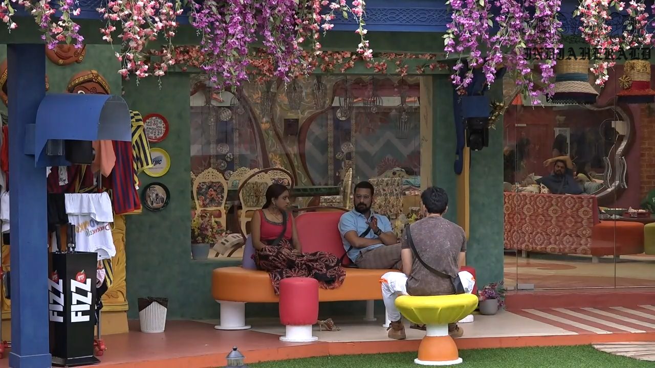 Bigg Boss Telugu Season 3 Day 12 Hot Stills Set 1