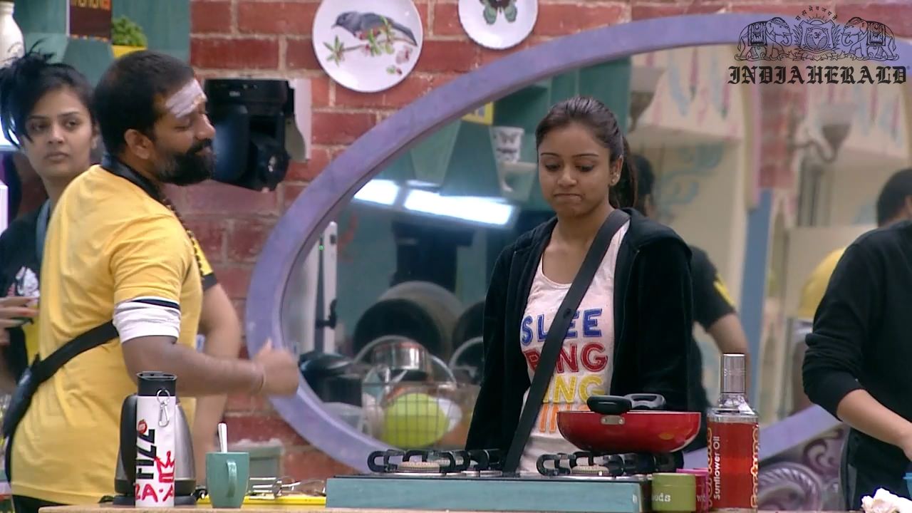 Bigg Boss Telugu Season 3 Day 12 Hot Stills Set 1