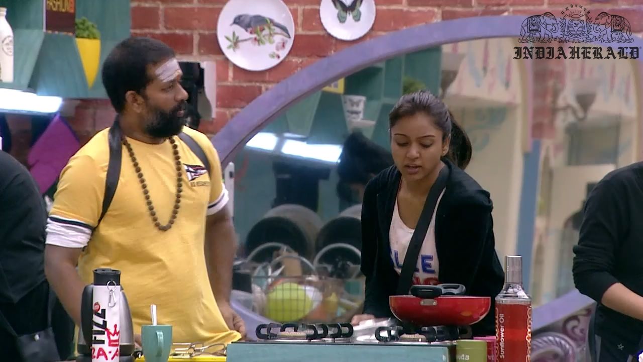 Bigg Boss Telugu Season 3 Day 12 Hot Stills Set 1