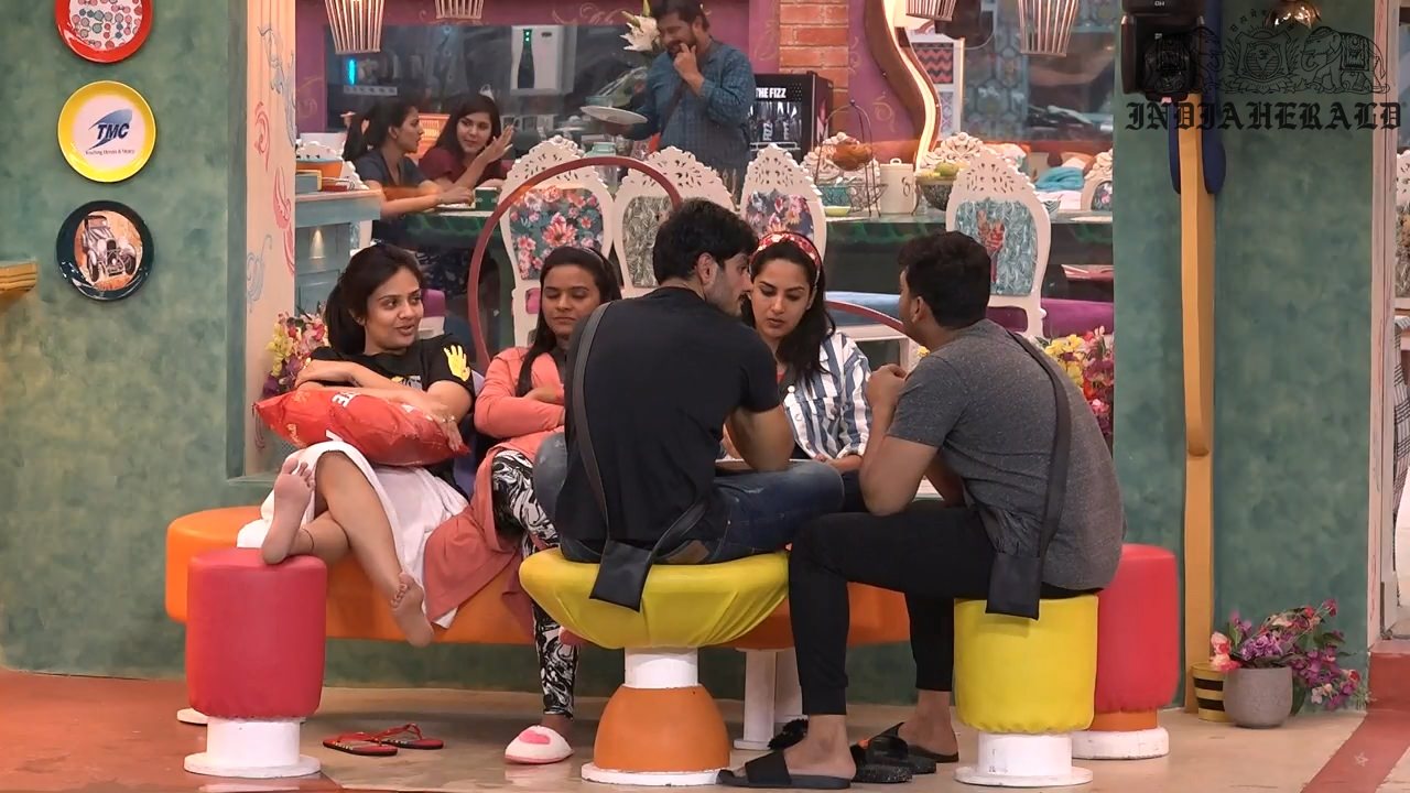 Bigg Boss Telugu Season 3 Day 12 Hot Stills Set 1