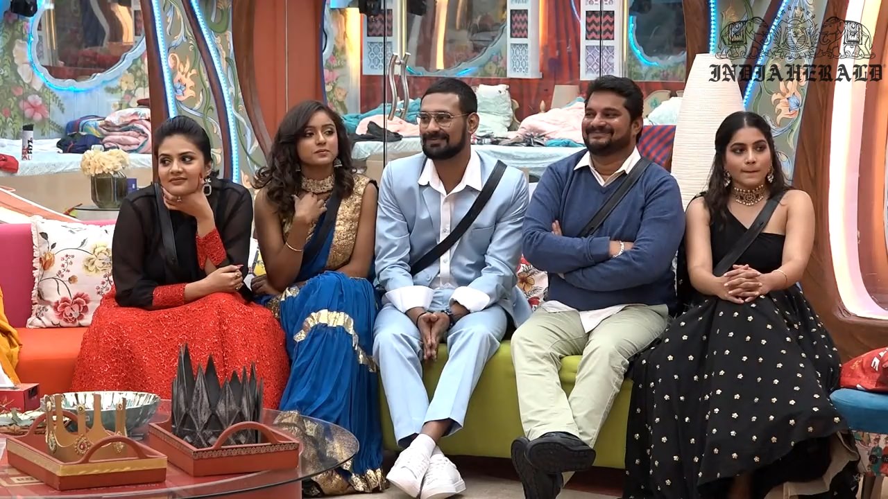 Bigg Boss Telugu Season 3 Day 13 Hot Stills Set 3