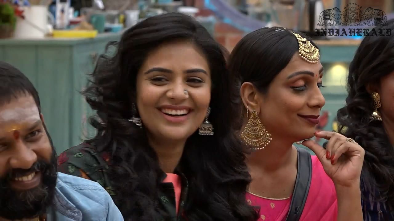 Bigg Boss Telugu Season 3 Day 14 Hot Stills Set 3