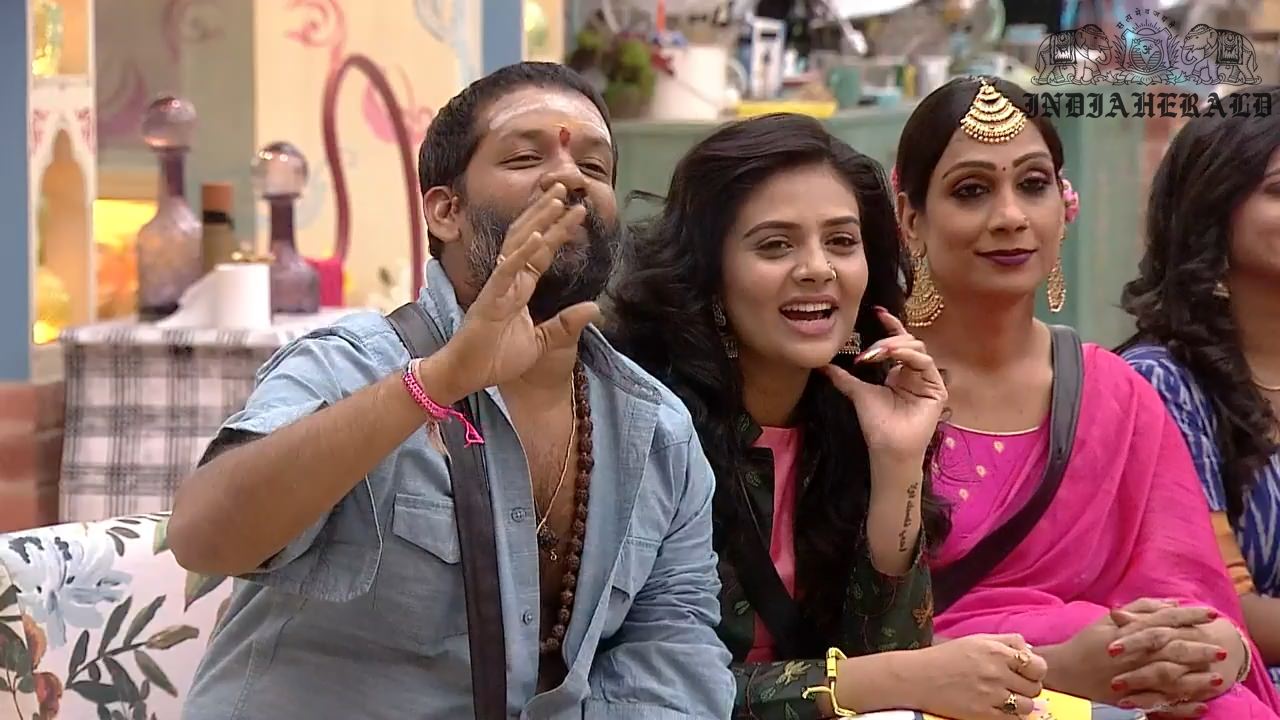 Bigg Boss Telugu Season 3 Day 14 Hot Stills Set 3