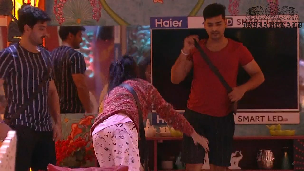 Bigg Boss Telugu Season 3 Day 16 Hot Stills Set 1