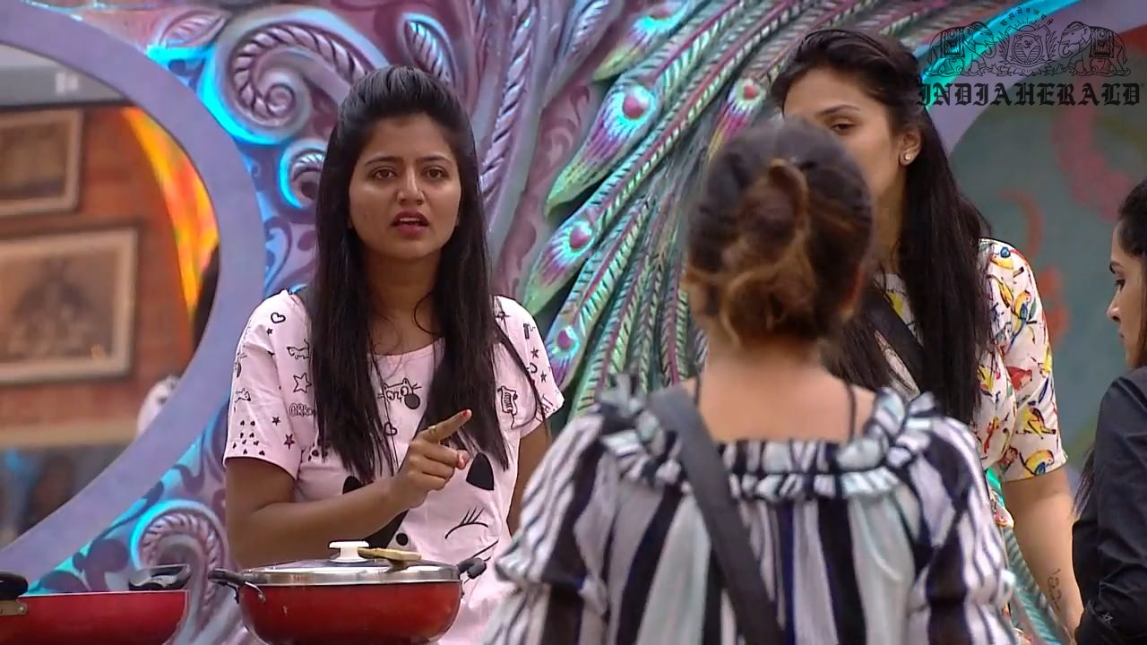 Bigg Boss Telugu Season 3 Day 16 Hot Stills Set 1