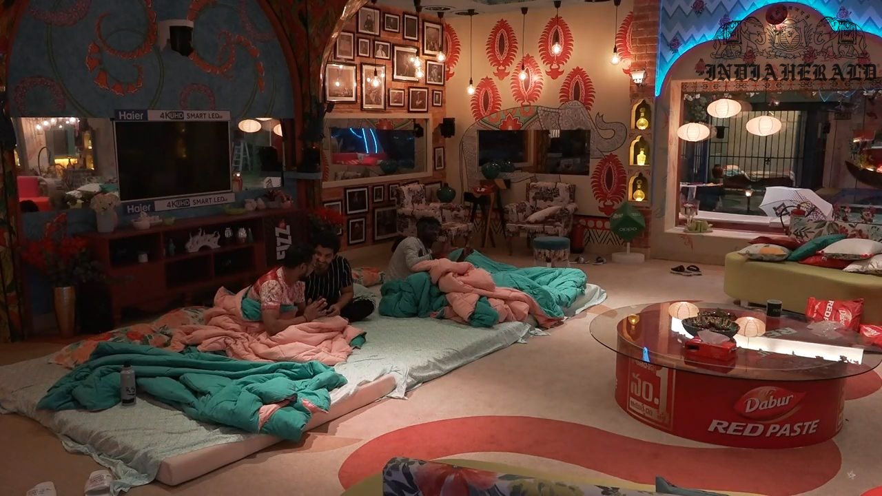 Bigg Boss Telugu Season 3 Day 16 Hot Stills Set 1