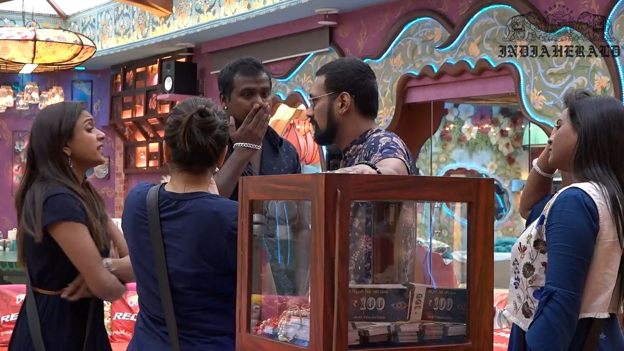 Bigg Boss Telugu Season 3 Day 16 Hot Stills Set 3