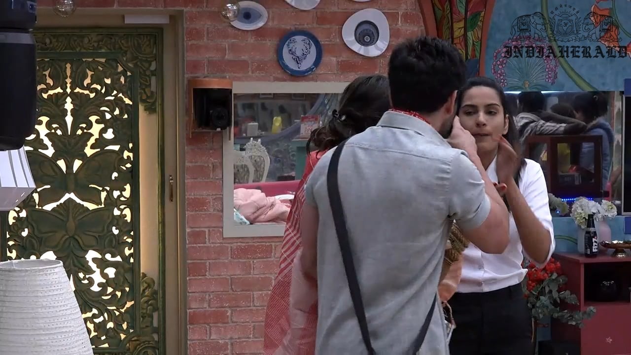 Bigg Boss Telugu Season 3 Day 17 Hot Stills Set 2