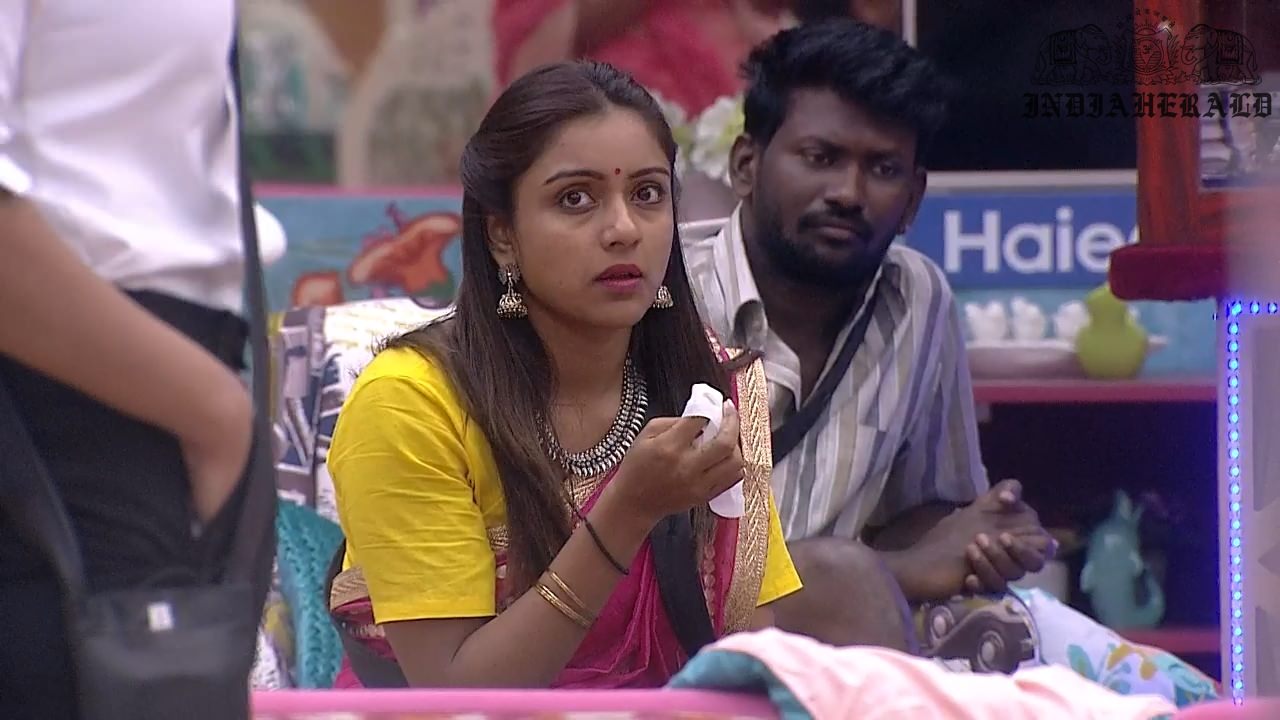 Bigg Boss Telugu Season 3 Day 17 Hot Stills Set 3