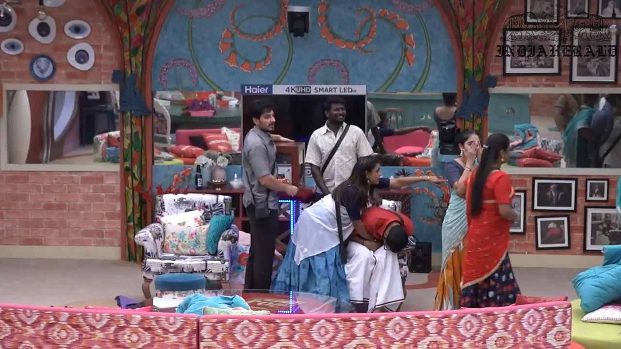 Bigg Boss Telugu Season 3 Day 17 Hot Stills Set 3