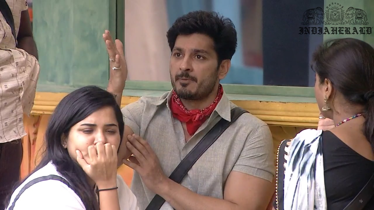 Bigg Boss Telugu Season 3 Day 17 Hot Stills Set 3