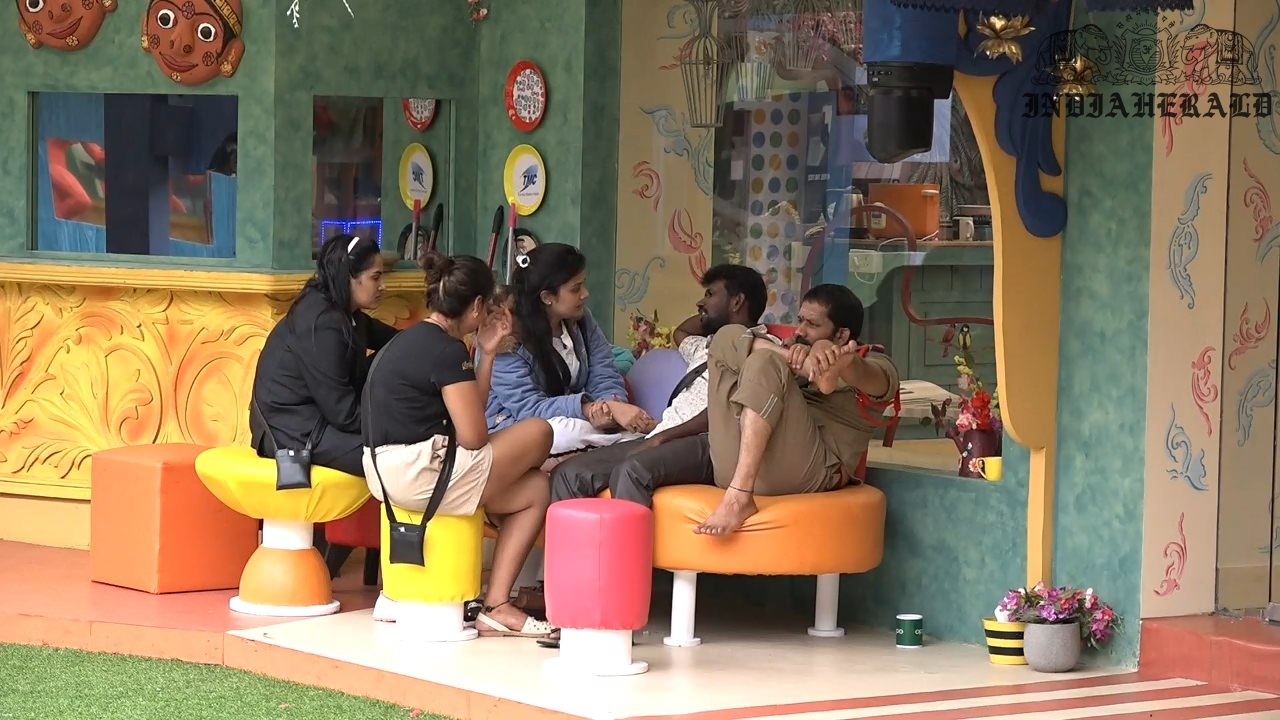 Bigg Boss Telugu Season 3 Day 18 Hot Stills Set 1