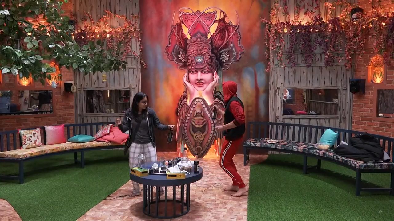 Bigg Boss Telugu Season 3 Day 19 Hot Stills Set 2