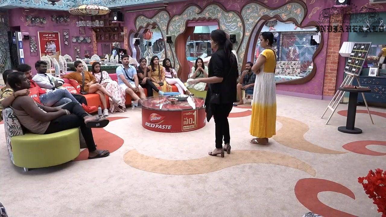 Bigg Boss Telugu Season 3 Day 2 Hot Stills Set 2