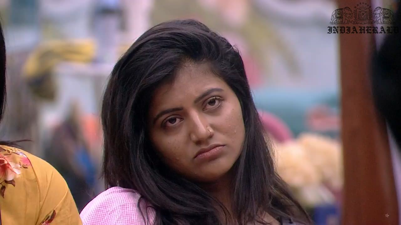 Bigg Boss Telugu Season 3 Day 2 Hot Stills Set 2