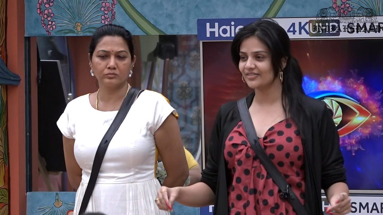Bigg Boss Telugu Season 3 Day 2 Hot Stills Set 2