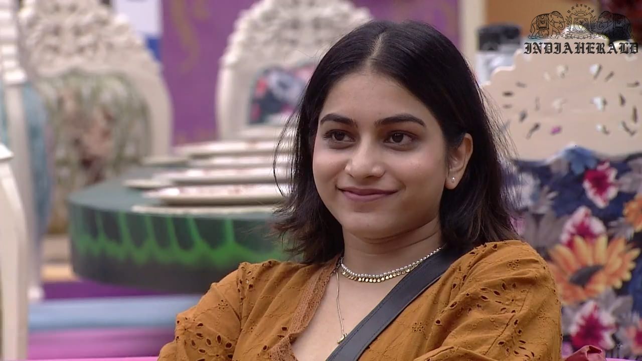 Bigg Boss Telugu Season 3 Day 2 Hot Stills Set 2