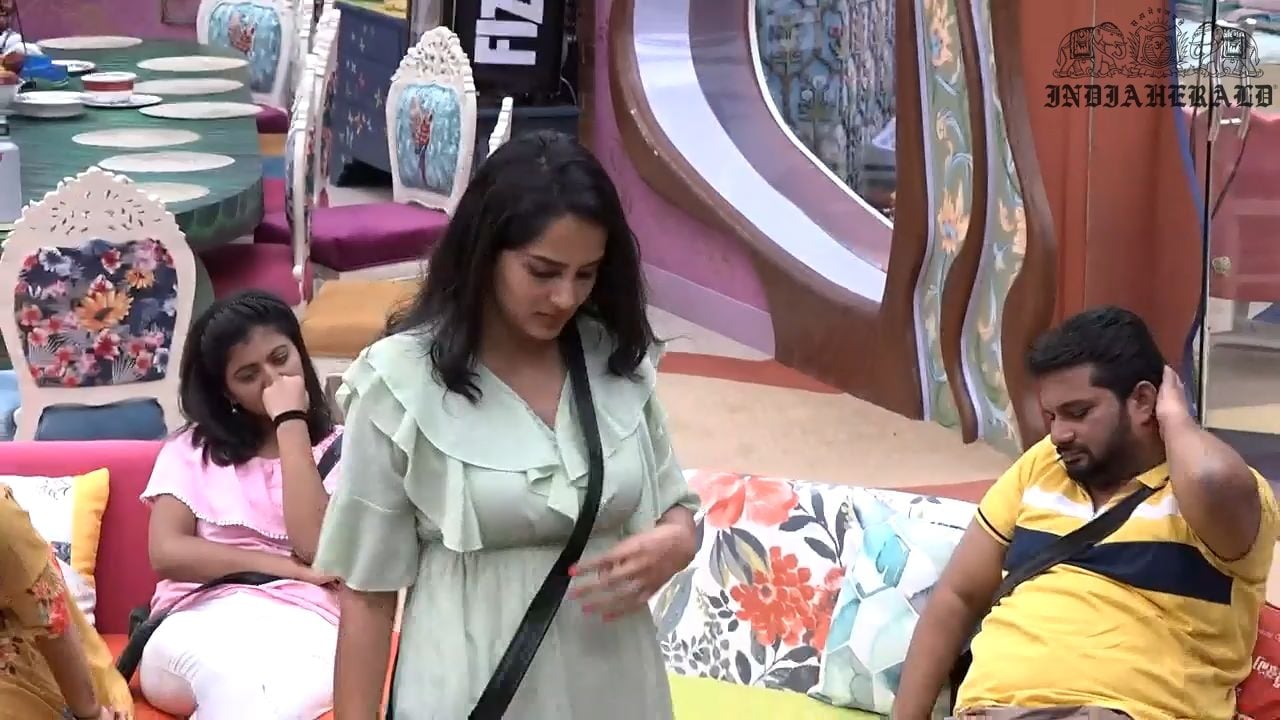 Bigg Boss Telugu Season 3 Day 2 Hot Stills Set 3