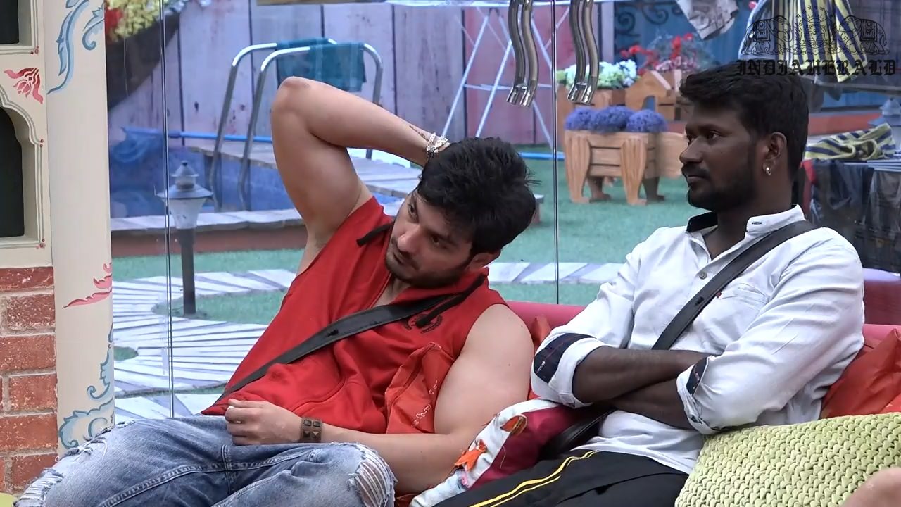 Bigg Boss Telugu Season 3 Day 2 Hot Stills Set 3